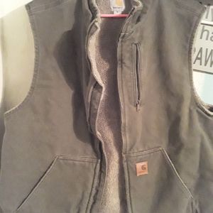 Like new carhartt sherpa lined vest.